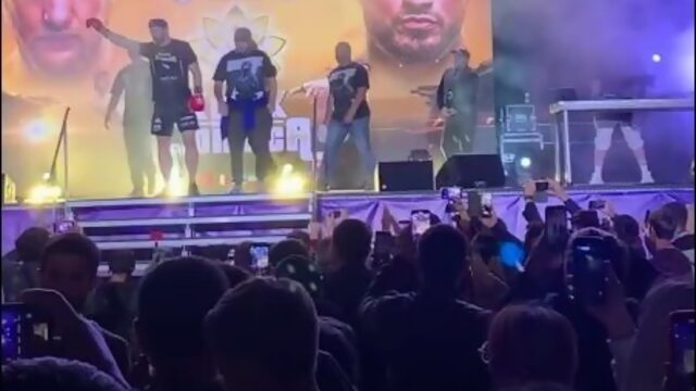 Российский боец MMA Владимир Минеев идет на фронт